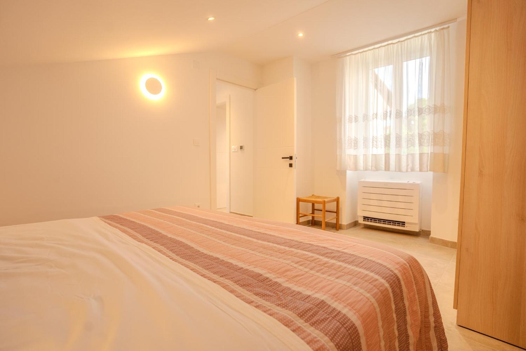 Apartment Hrabric Njivice Buitenkant foto