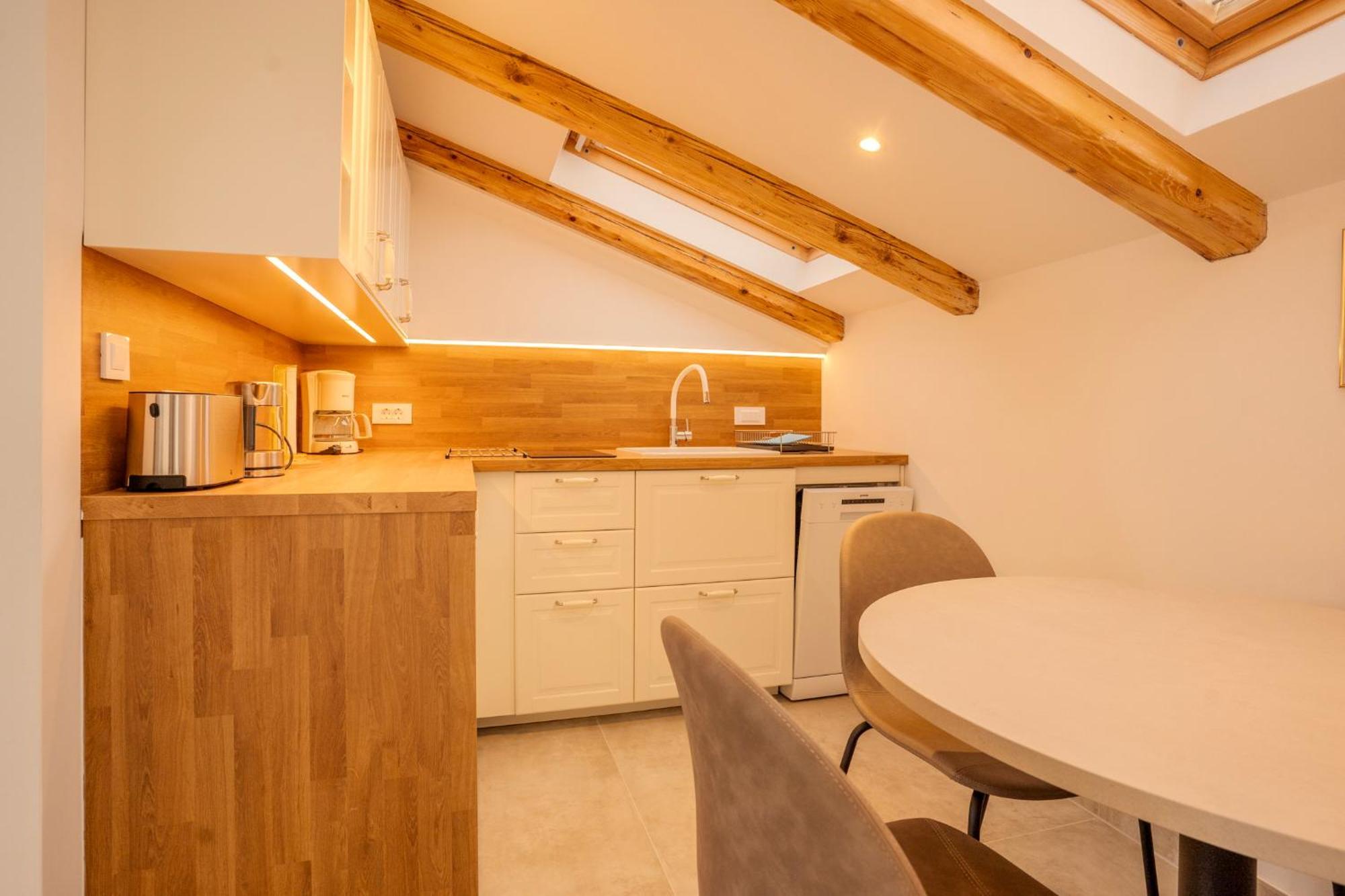 Apartment Hrabric Njivice Buitenkant foto